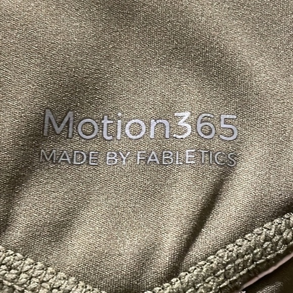 Fabletics Women’s 7/8 Leggings Medium Green Stretch Spandex Workout Athleisure - Picture 9 of 14